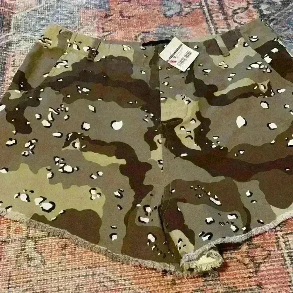 The Vintage shop short